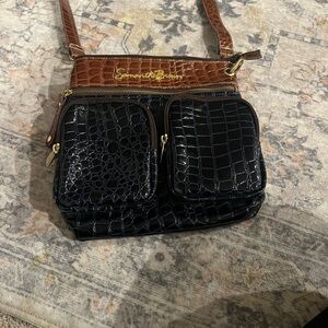 Elegant Samantha Brown Croc-Design Embossed Crossbody Bag
